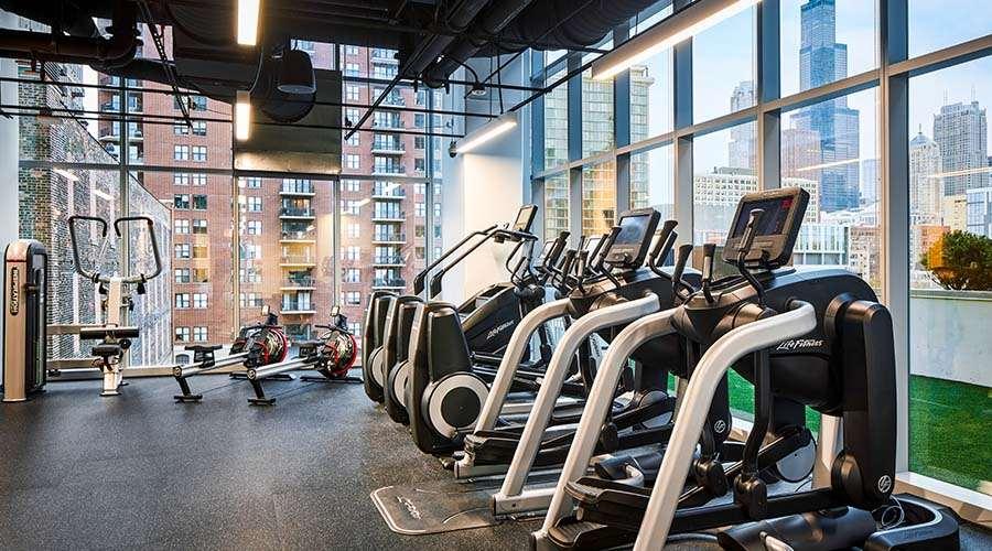Aparthotel Sentral Michigan Avenue Chicago Facilidades foto The gym at The Standard East Village