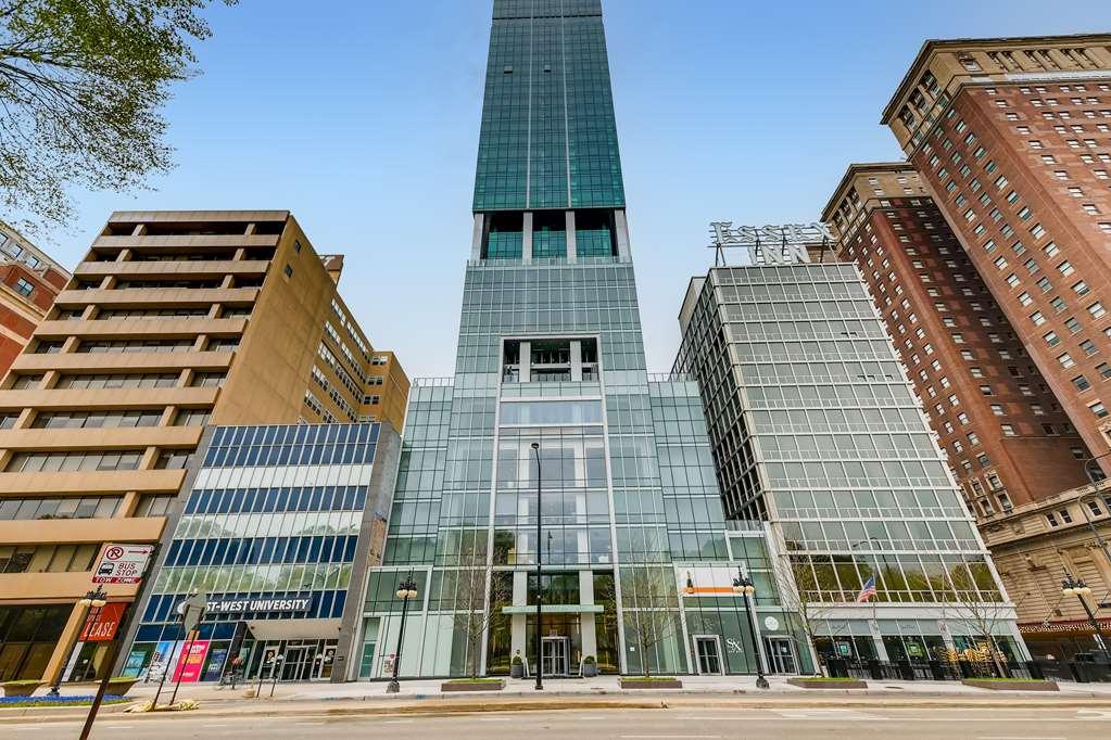 Aparthotel Sentral Michigan Avenue Chicago Exterior foto The building's entrance